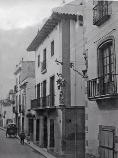 DIES directrius de canvi d’ús de locals comercials i pensions en habitatge social al carrer Jovara