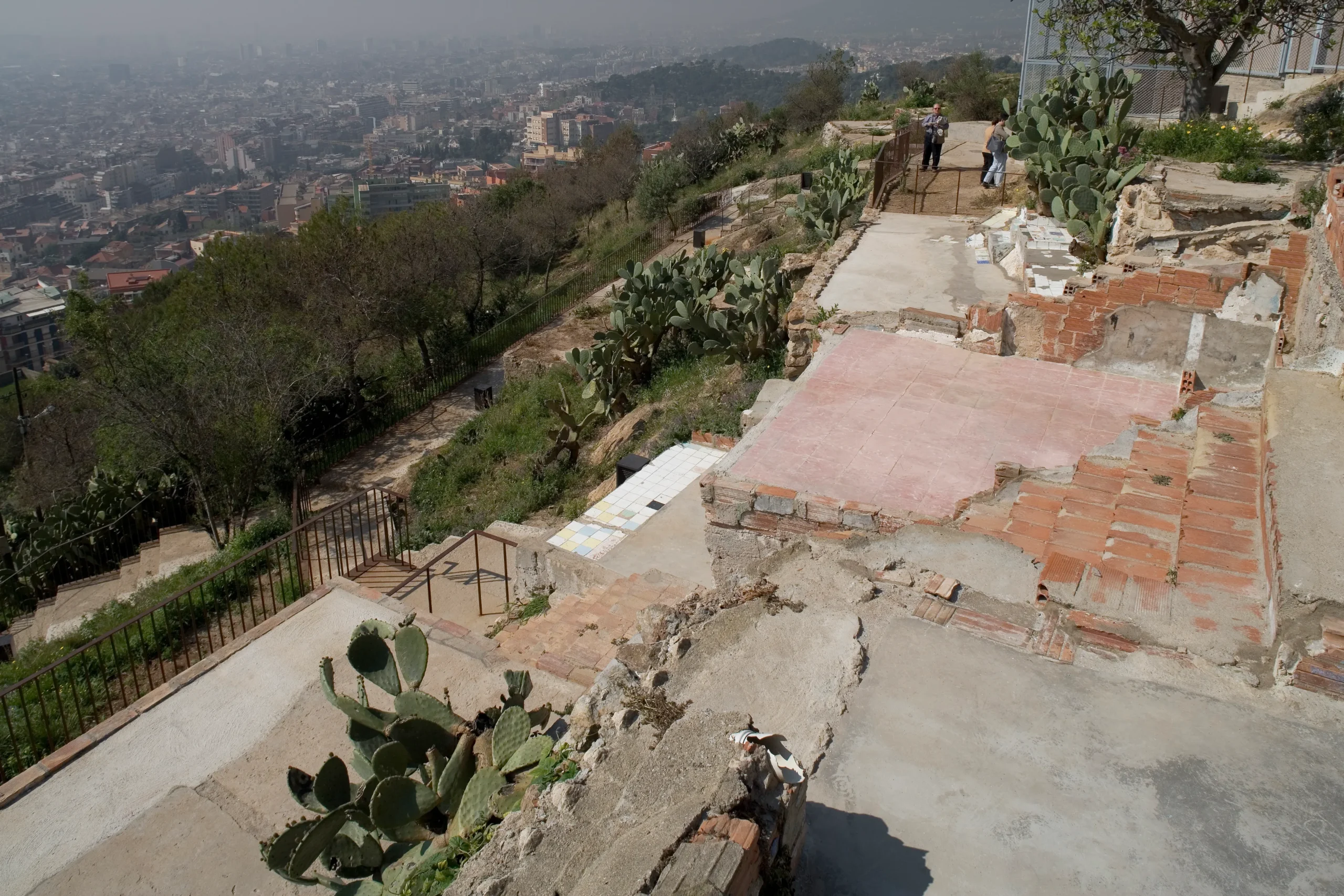 Restauració de les Bateries antiaèries del Turó de la Rovira